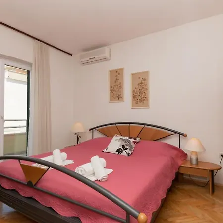 아파트 Kam - By Guide