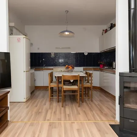 아파트 Kam - By Guide