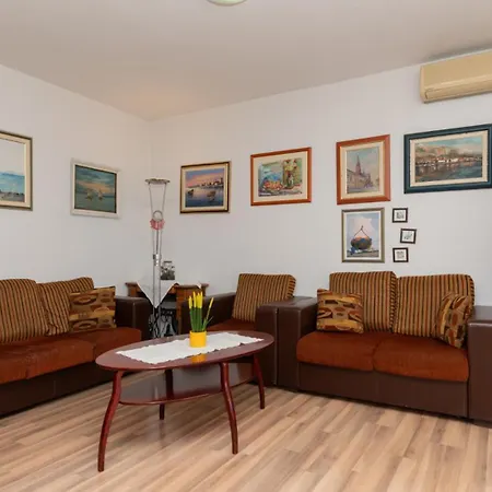 Kam - By Guide * 마카르스카