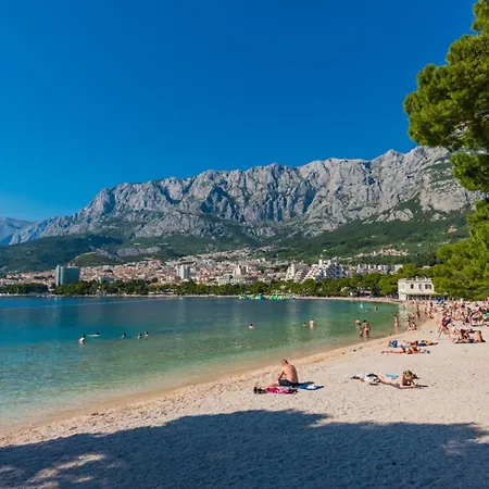 아파트 Kam - By Guide *