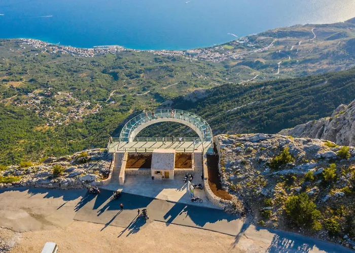 Kam - By Guide Daire Makarska