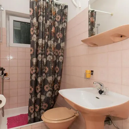 Апартаменти Kam - By Guide Макарська