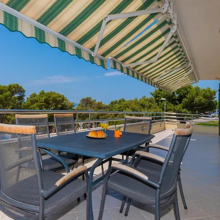 Апартаменти Kam - By Guide *